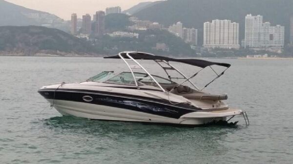 No. 618 - Crownline 260 LS